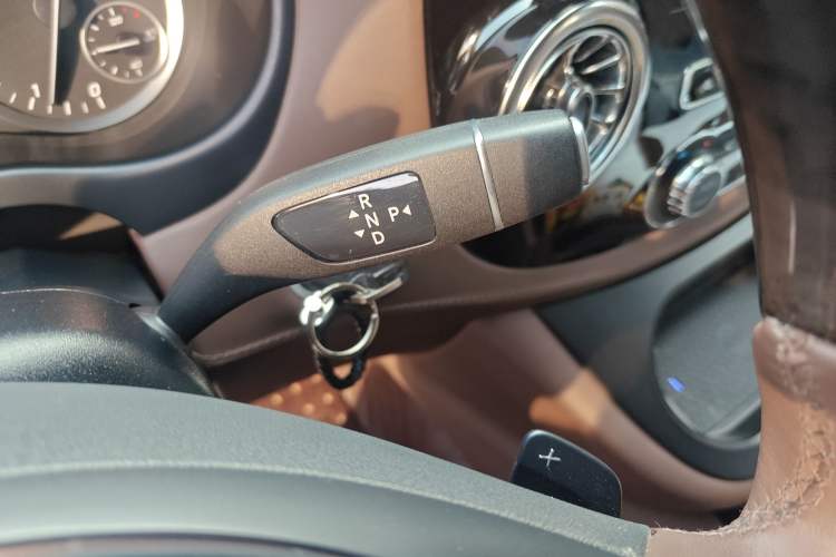 Used Mercedes-Benz Vito 2021 2.0T Business Version 7 Seats