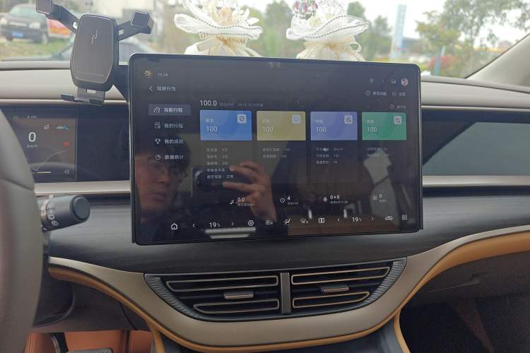 Used Denza D9 2022 DM-i 970 Four-Wheel Drive Flagship Model
