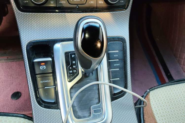 Used Geely Auto Emgrand GS 2016 Elegant Edition 1.8L Automatic LingShang Model Gear Lever