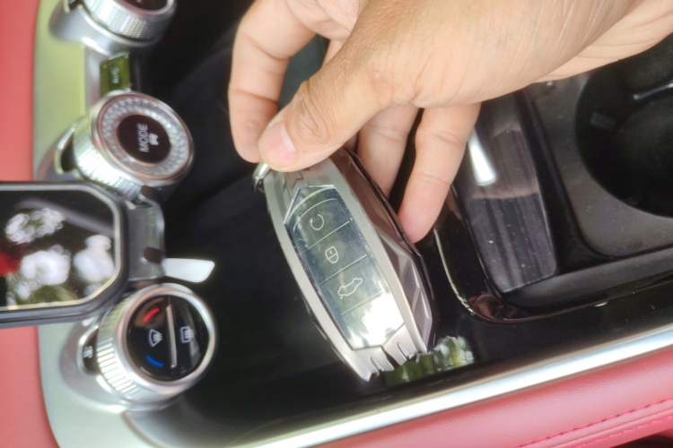 Used EXEED Stellar 2023 400T Four-Wheel Drive Premium Flying Fish Edition Vehicle Key