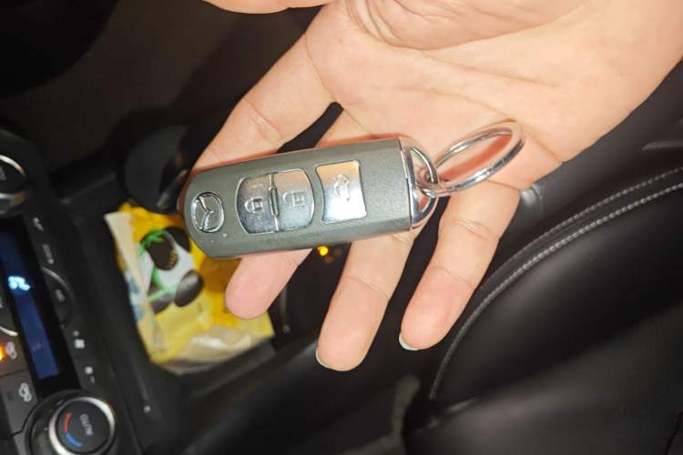 Used Mazda Mazda 3 Axela 2016 Sedan 1.5L Automatic Luxury Model
