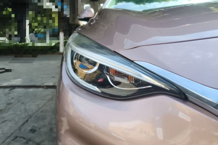 Used Infiniti QX30 2017 1.6T Two-Wheel Drive Fashion Edition Right Front Headlight