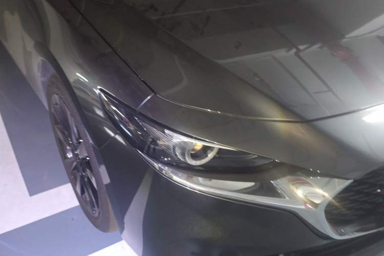 Used Mazda 3 Axela 2025 Model, 2.0L Automatic, Quality Excellence Edition Right Front Headlight
