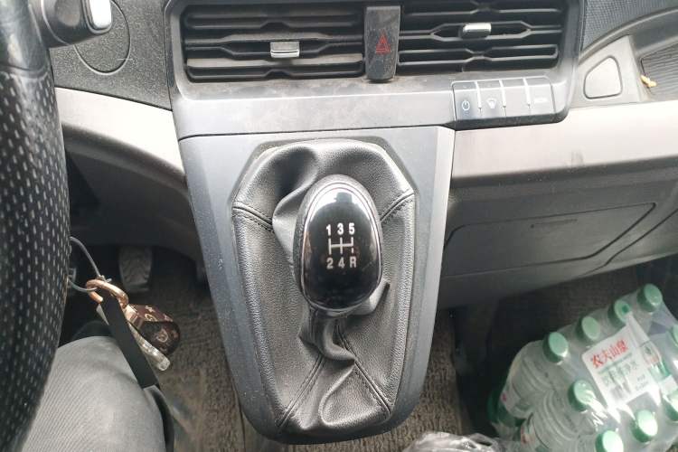 Used Ford Transit 2023 2.0T Diesel Manual Multifunction Commercial Vehicle Mid-axle Mid-roof 5/6 Seats