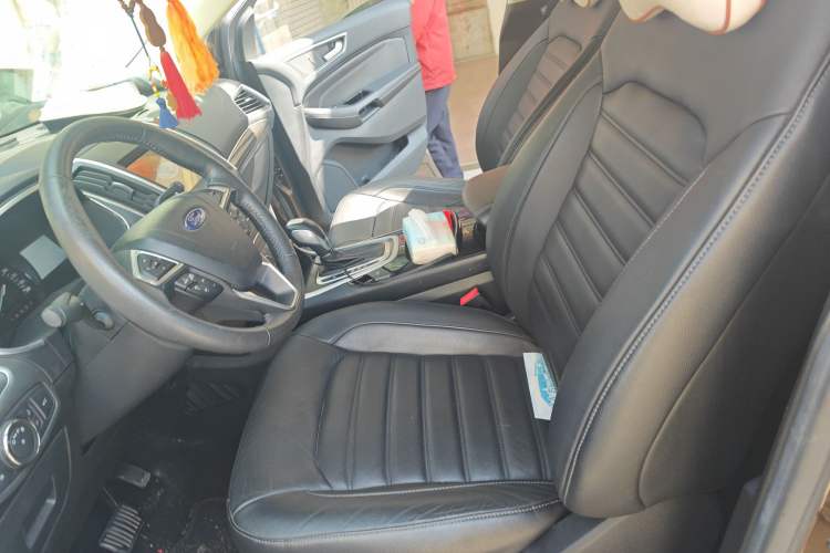 Used Ford Edge 2016 EcoBoost 245 Two-Wheel-Drive Titanium 7-Seater
