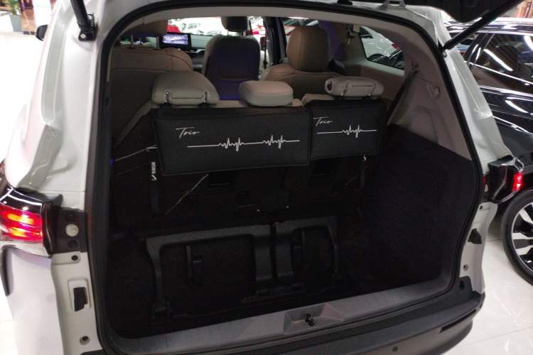 Used Toyota SIENNA 2024 2.5L Hybrid Comfort Edition Trunk