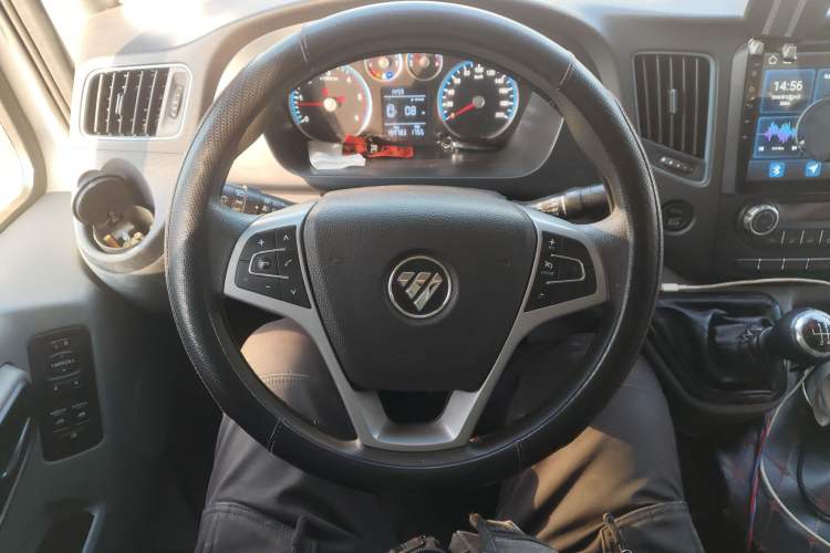 Used Foton Toano 2023 2.8T Manual Jixiang Van Extended Wheelbase Mid-Height Roof Rear Dual Tires 3-Seater
