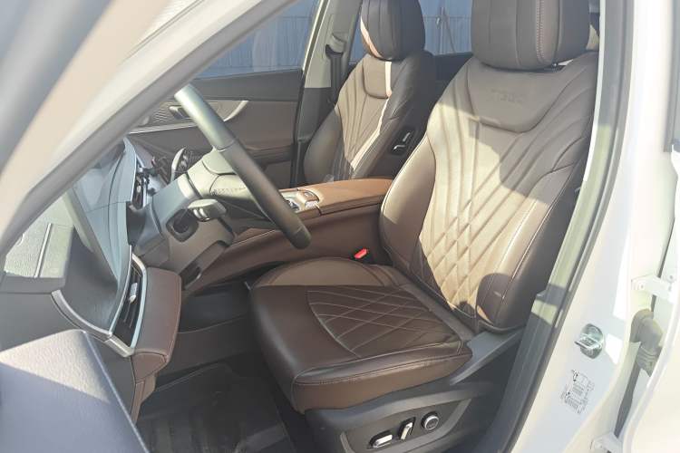 Used Chery Tiggo 8 PRO 2024 Champion Edition 390T Two-Wheel Drive Peak Version 5 Seats
