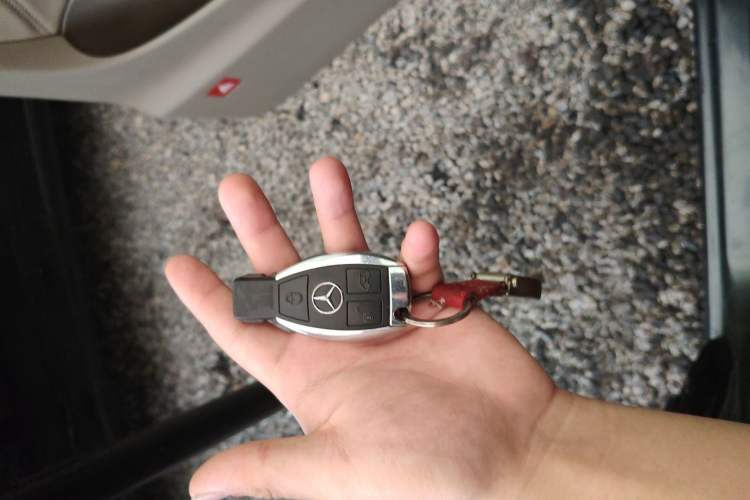 Used Mercedes-Benz Viano 2012 2.5L Hospitality Edition Vehicle Key