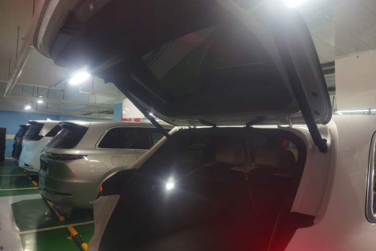 Used Li Auto L6 2024 Pro Model Trunk