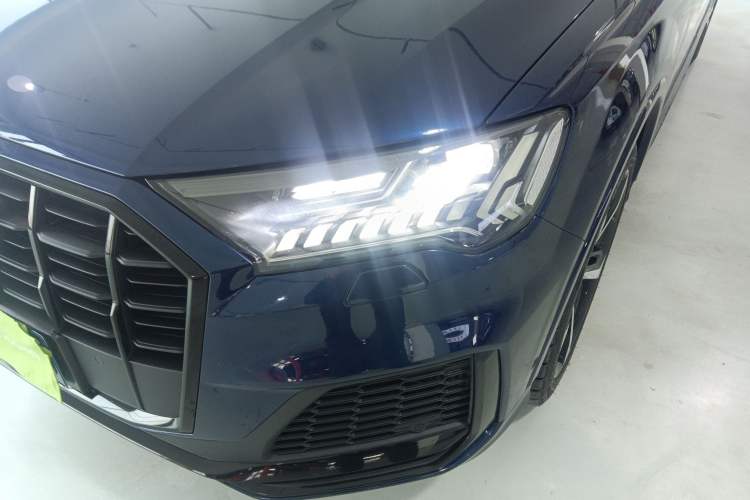 Used Audi Q7 2021 55 TFSI quattro S line Sport model