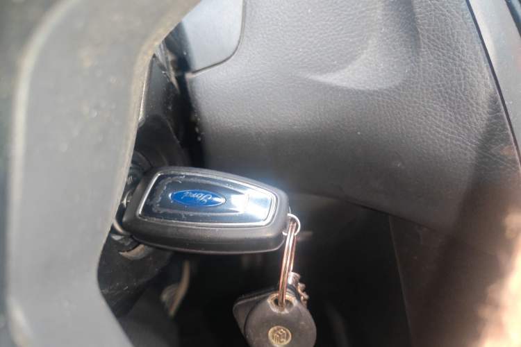 Used Ford Focus 2012 Sedan 1.6L Automatic Fashion Edition Vehicle Key