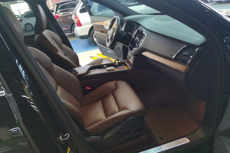 Used Volvo XC90 2023 B6 Zhiyi Luxury Edition 7-Seater Right Front Seat