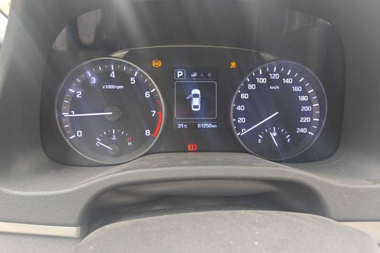 Used Hyundai Elantra (6th Generation / Lingdong) 2018 1.6L Automatic 15th Anniversary Special Edition Odometer Close Up