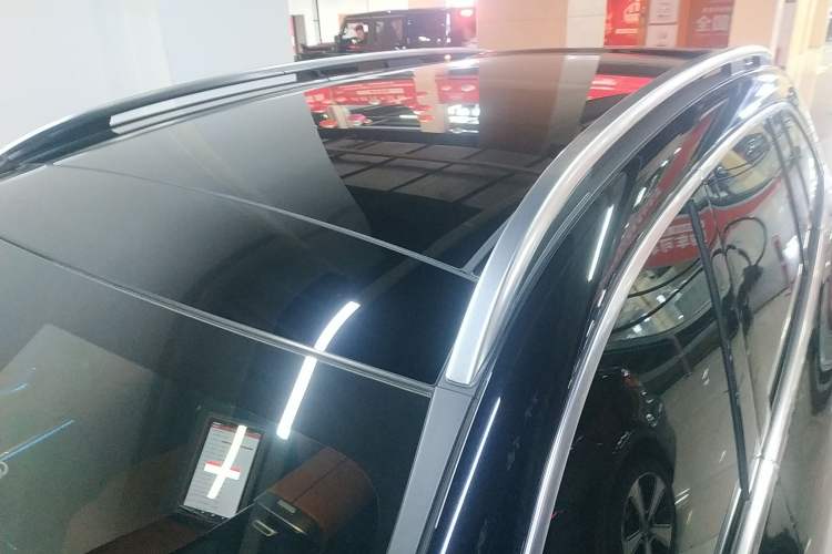 Used Mercedes-Benz GLC 2025 GLC 300 L 4MATIC Dynamic Model 5 Seats Roof