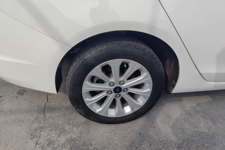 Used Ford Escort 2015 1.5L Manual Fashion Edition