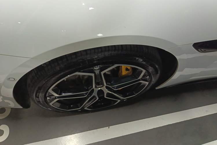 Used Xiaomi Auto SU7 2024 Rear-Drive Long-Range Intelligent Driving Version Exterior 4