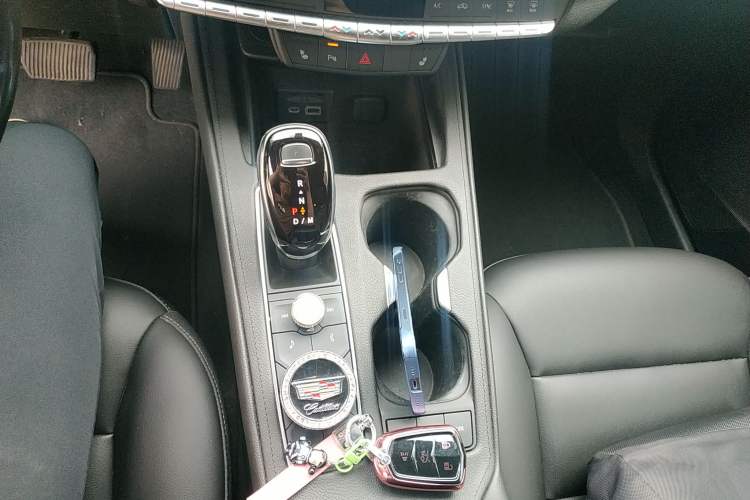 Used Cadillac XT4 2021 28T Two-Wheel Drive Leading Version
