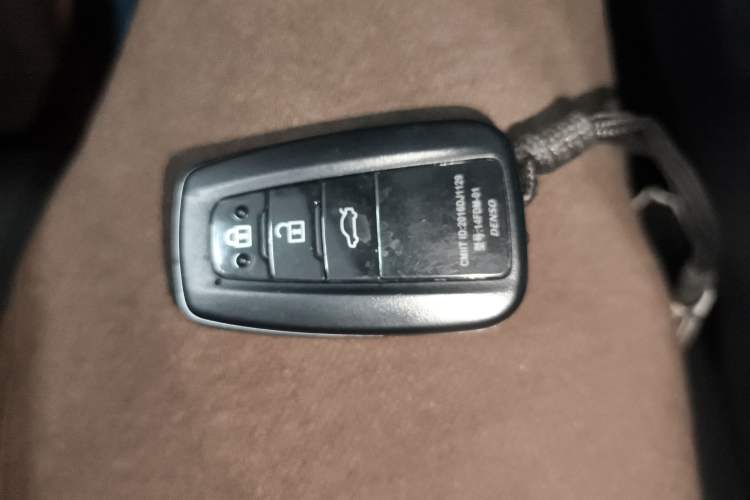 Used Toyota Camry 2019 Revised Version 2.0G Luxury Edition
