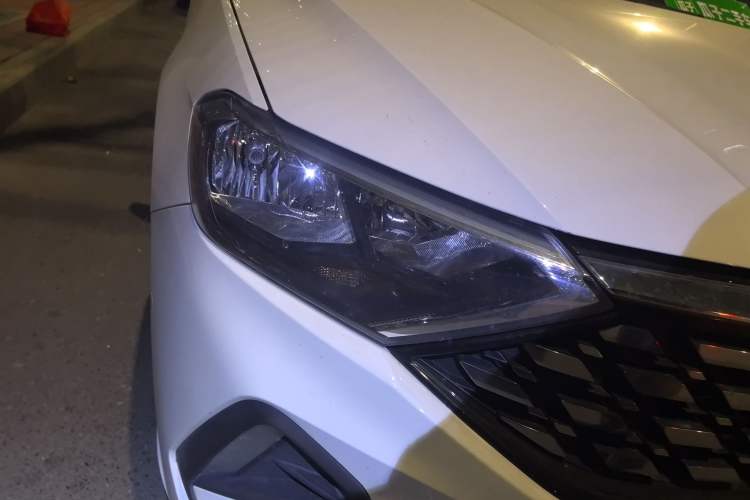 Used Jetta VA3 2025 Model, 1.5L Manual Ambitious Edition Right Front Headlight