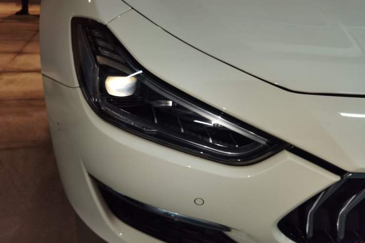 Used Maserati Ghibli 2019 3.0T Luxury Edition China V Standard Right Front Headlight