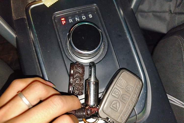 Used Land Rover Discovery Sport 2017 2.0T HSE Gear Lever