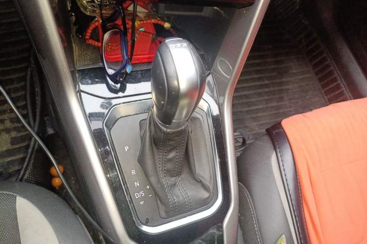 Used Volkswagen T-ROC 2021 280TSI DSG Two-Wheel Drive Elite Connect Edition