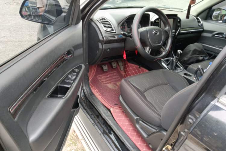 Used Land X8 2017 2.0T Gasoline 4x2 Luxury Edition Driver Seat