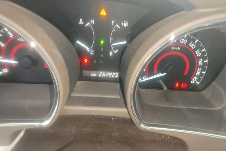 Used Toyota Highlander 2009 2.7L Two-Wheel Drive 7-Seater Luxury Edition Odometer Close Up