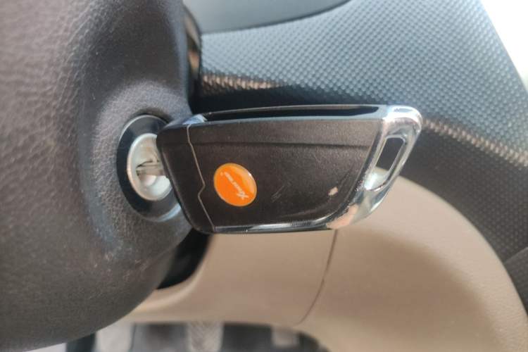 Used Hyundai Verna (older generation) 2014 1.4L Manual Smart GLS Trim Vehicle Key