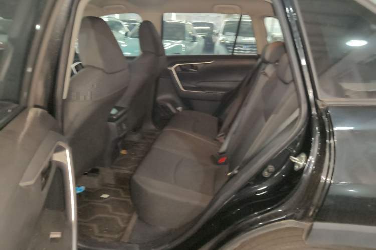 Used Toyota RAV4 2022 2.0L CVT Two-Wheel Drive Urban Edition
