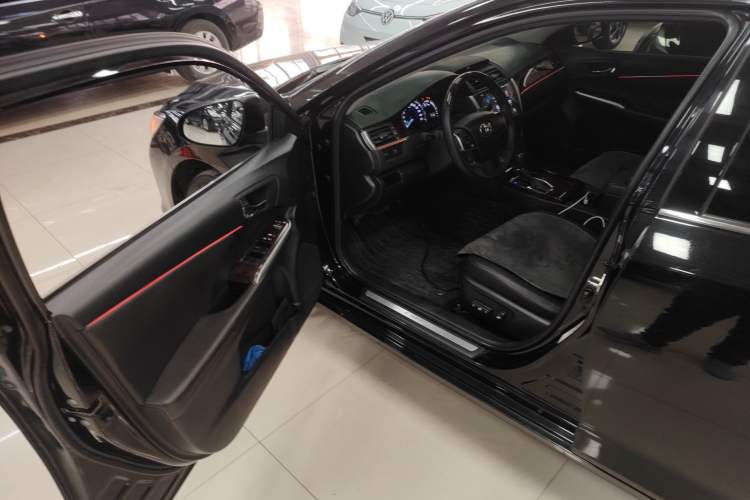 Used Toyota Camry 2016 2.0G 10th Anniversary Leading Edition