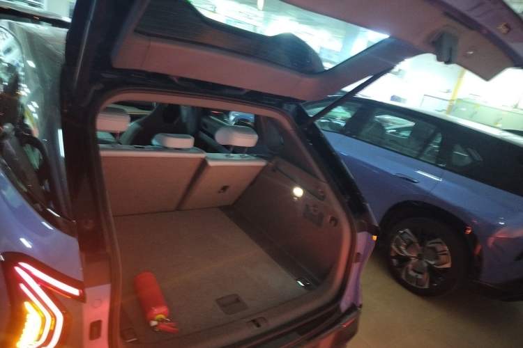 Used Hongqi Tiangong 08 2025 730 Max Rear-Drive Version Trunk