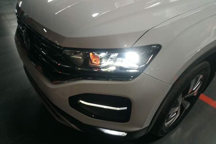 Used Volkswagen Tayron 2019 330TSI All-Wheel-Drive Luxury Plus Model China VI Standard Left Front Headlight