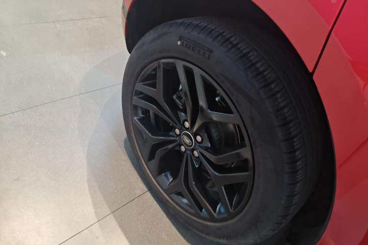 Used Land Rover Range Evoque 2020 249 PS R-DYNAMIC S Blackened Sport Technology Edition Right Rear Wheel Hub