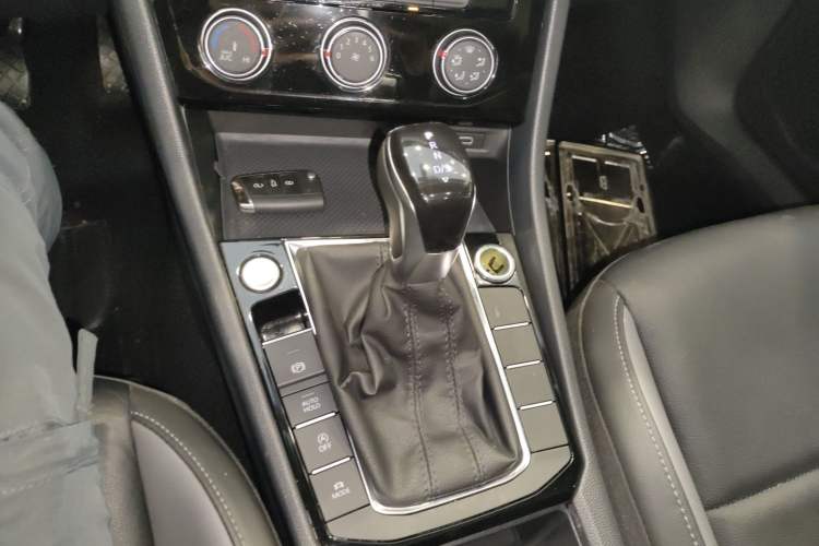 Used Volkswagen Sagitar 2022 280TSI DSG Excellence Edition