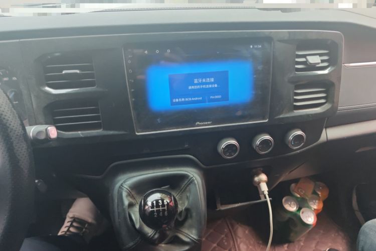 Used JMC Fushun 2023 2.0T Manual Short-Wheelbase Mid-Height Commercial Multi-Purpose 5-Seater Passenger Vehicle Audio And AC Panel