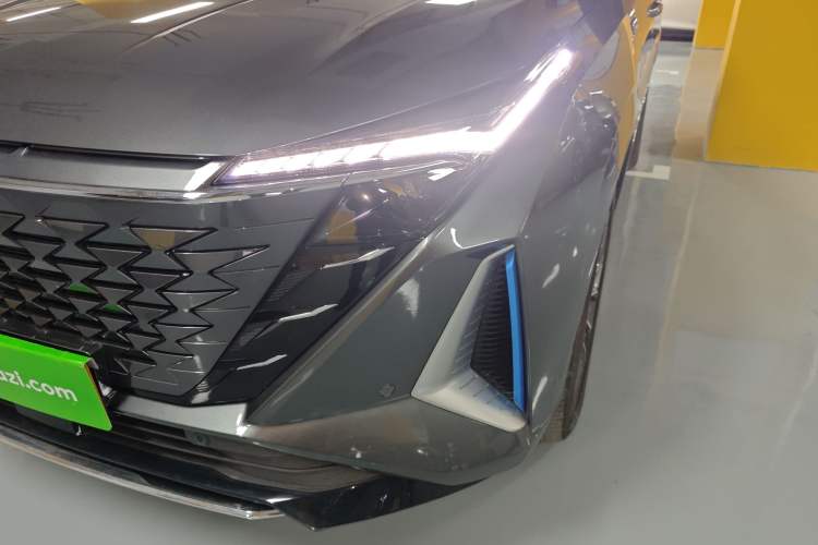 Used Oshan Z6 New Energy 2023 ZhiDian iDD 150KM Flagship PLUS Smart Parking Edition