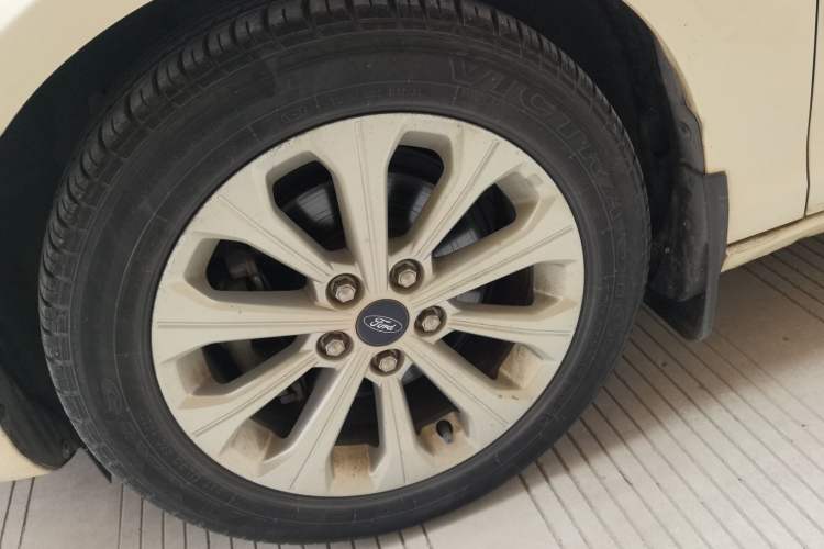 Used Ford Escort 2015 1.5L Automatic Fashion Model