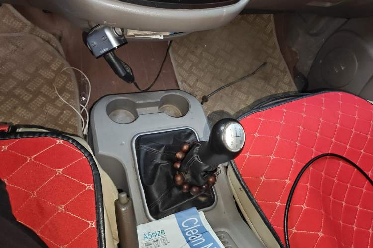 Used FORTHING Lingzhi 2015 V3 1.5L 7-Seater Luxury Model Gear Lever