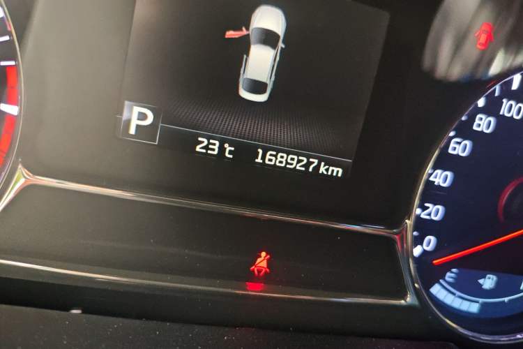 Used Kia K5 2015 2.0L Automatic LUX Odometer Close Up