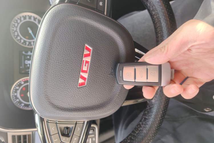 Used Sinotruk VGV U70 2020 1.5T Automatic Smart Luxury 7-Seater