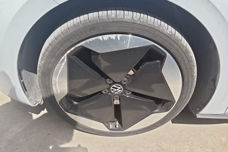 Used Volkswagen ID.3 2022 Pro Smart Edition Left Front Wheel Hub