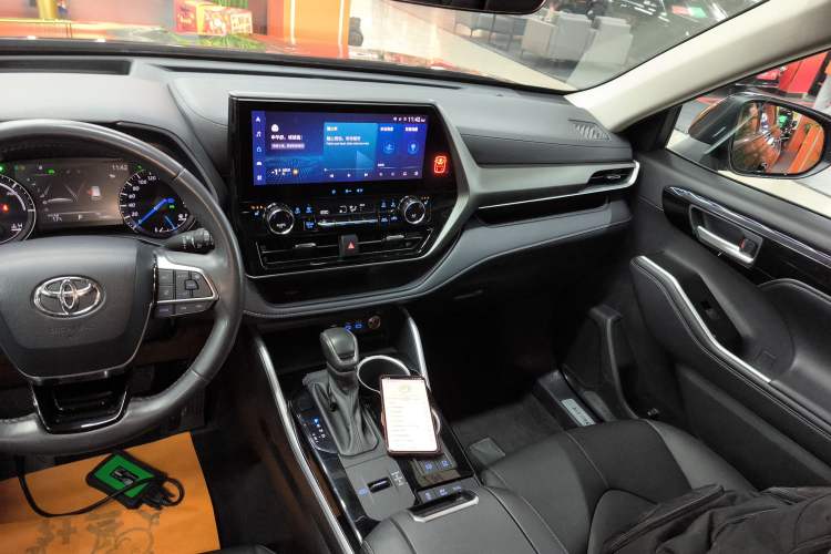 Used Toyota Highlander 2022 Dual-Engine 2.5L Four-Wheel Drive Prestige Version 7 Seats