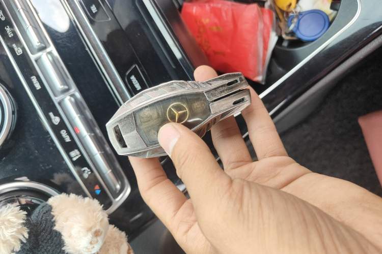 Used Mercedes-Benz C-Class 2018 C 200 Sport Edition Vehicle Key