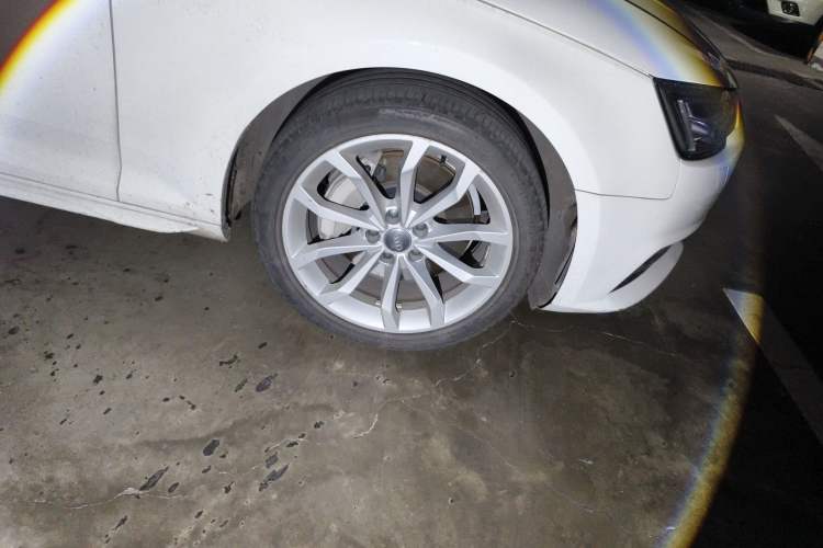 Used Audi A4L 2017 45 TFSI quattro Style Edition Right Front Wheel Hub