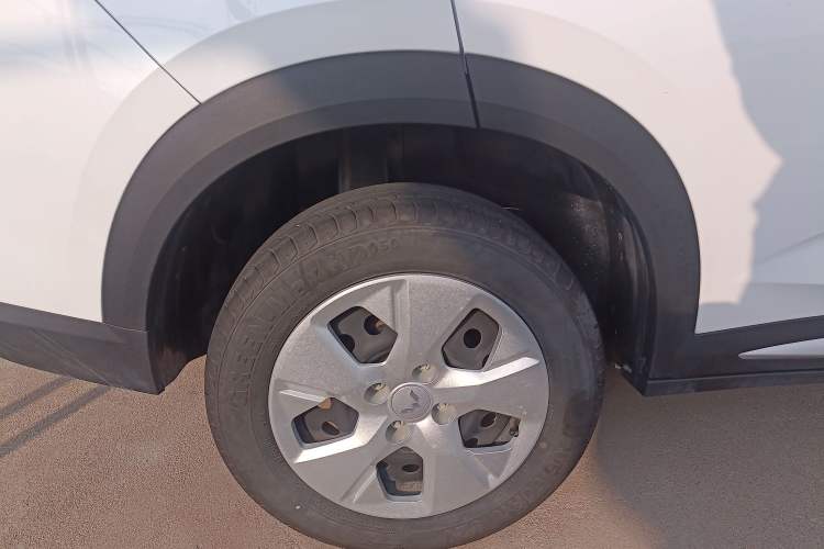 Used Wuling Alvez 2022 1.5L Manual Free-Style Model Exterior 5