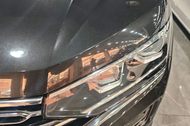 Used Volkswagen Tayron 2022 280TSI Two-Wheel Drive Luxury Smart Connectivity Version
