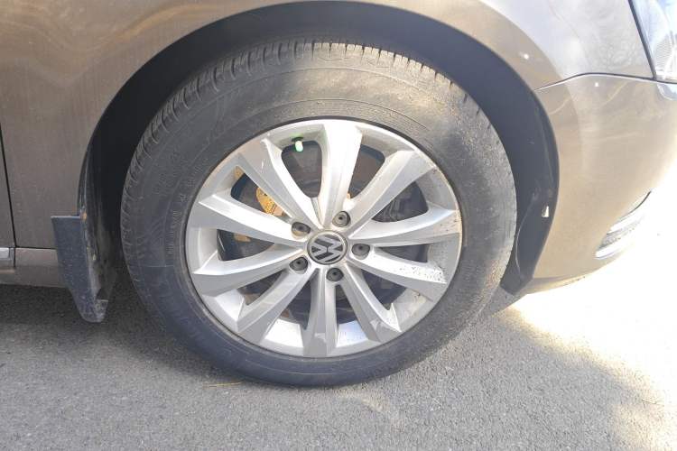 Used Volkswagen Magotan 2016 1.8TSI Smart Comfort Model Right Front Wheel Hub
