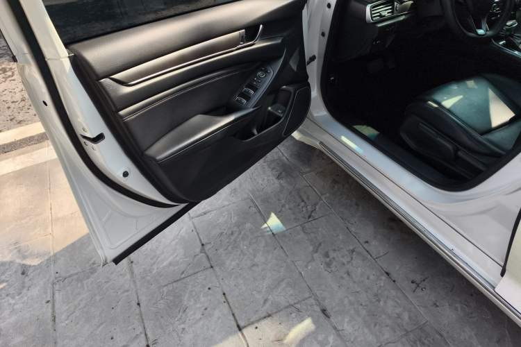 Used Honda Accord 2018 230TURBO Comfort Version National V
